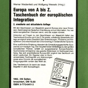 1993-01 (2/2) • Premier semestre d'études • Puisqu’un futur traducteur professionnel est sensé être au courant de tout, et que le programme de terminale m’est quelque peu resté sur l’estomac, je sélectionne les ouvrages qui, dans chaque matière, me permettent d’approfondir dans le sens de l’élargissement • ISBN: 3-7713-0438-5 • Numérisation: Daniela BERNDT.