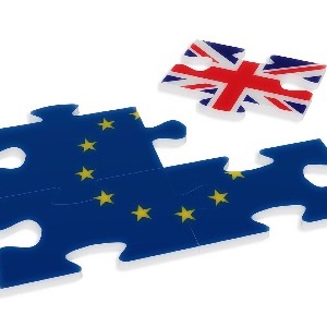 2016 • En juin 2016, le Royaume-Uni décide par référendum de quitter une Union Européenne que les pro-Brexit jugent incohérente par rapport au projet d’intégration initial • Image: https://pixabay.com/illustrations/ (#4166040).